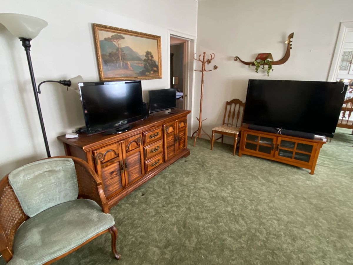 So Pasadena Estate Sale Entire House/Yard... starts on 2/17/2024