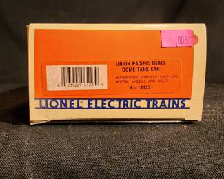 LOT 5 - UNION PACIFIC THREE DOME TANK CAR 6-16123