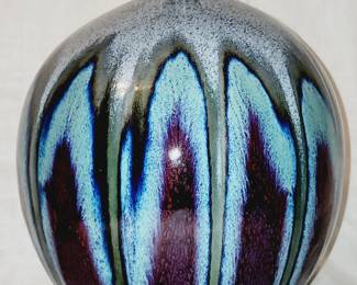ART POTTERY VASE 