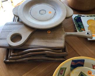 Wood plates, trays, cutting boards