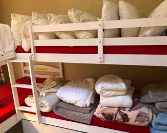 Bunk and trundle bed set-sleep a whole bunch of people!Fun for kids, families, FILL UP THAT EXTRA BEDROOM!