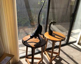 Bronze monkey, stone carved giraffe