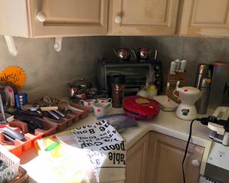 Kitchen items, small appliances
