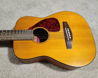 Yamaha FG-Junior JR-1 Red Label Acoustic Guitar