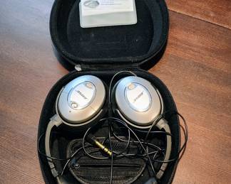 Bose Quiet Comfort Noise Cancelling Headphones