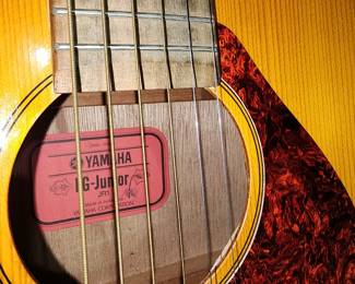 Yamaha FG-Junior JR-1 Red Label Acoustic Guitar