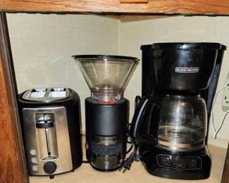 Kitchen Items & Small Appliances