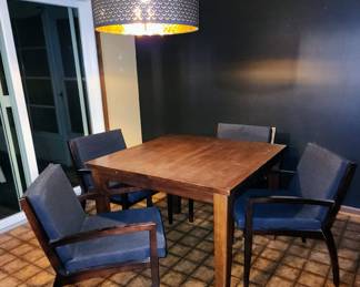 Kitchen Table With Leaf and 4 Chairs