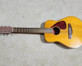 Yamaha FG-Junior JR-1 Red Label Acoustic Guitar