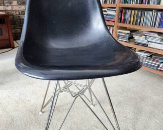 Herman Miller Eames Molded Plastic Chair