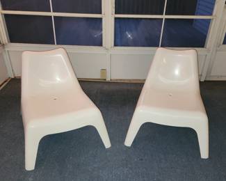 Plastic White Mod Chairs