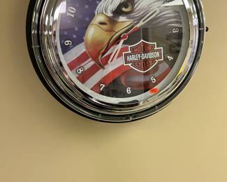 Harley Davidson, Clock