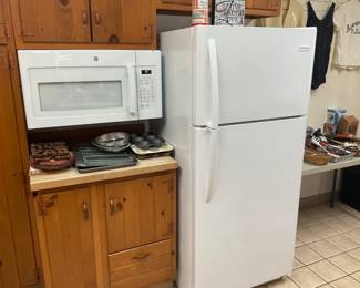LIKE NEW REFRIGERATOR 
