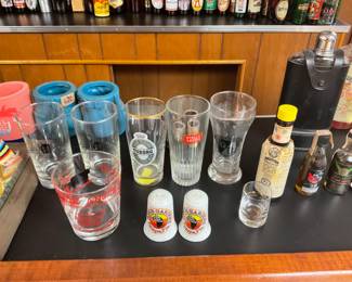 VINTAGE BEER GLASSES 