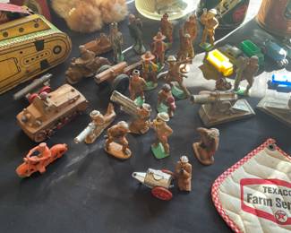 ANTIQUE SOLDIERS TOYS