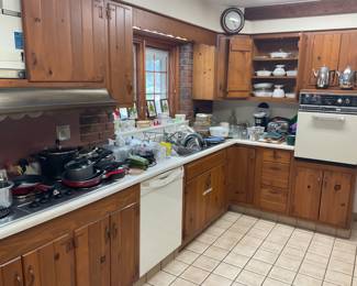 THE KITCHEN IS LOADED 