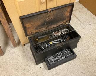 VERY TOOL BOX. AND MACHINE TOOLS