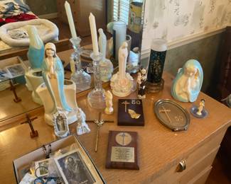 VINTAGE RELIGIOUS COLLECTIBLES 