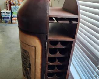 Wine bottle serving bar