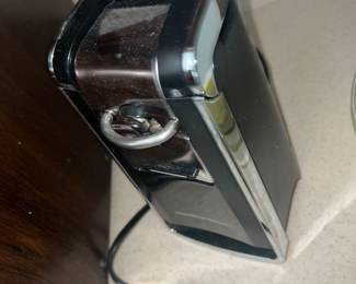 Electric can opener (omg do they still make these??!)