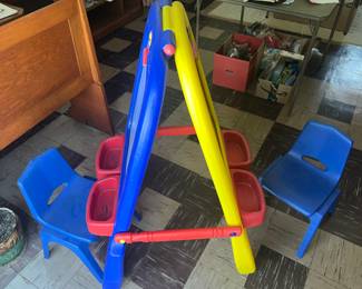 Plastic easel