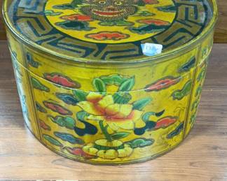 Chinese Wood Lacquered Hat Box