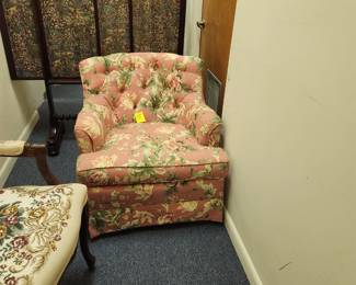 COMFORTABLE Swivel Chiar