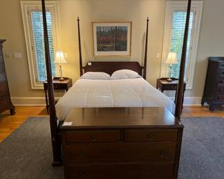 Henkel Harris Queen Size Pencil Post Bed