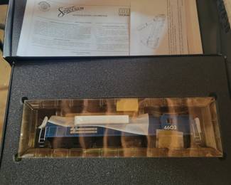 Spectrum GE E33 electric locomotive 