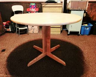 $25 - FRIDAY oak dining table