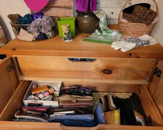 More wallets & gloves