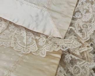 Vintage lace & linens