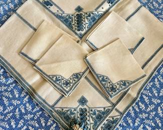 Vintage tablecloth and napkins