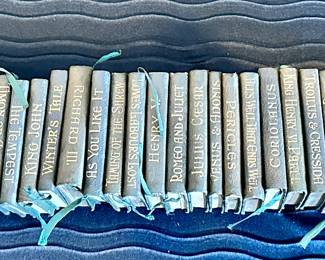 Little Shakespeare Library