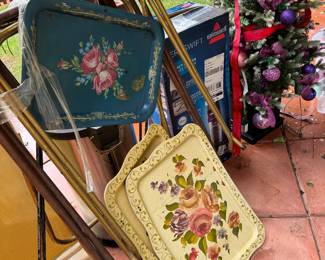 Vintage tv trays 