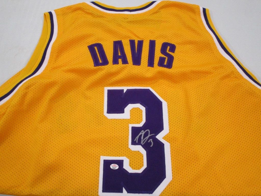 February Sports Memorabilia Auction Week 3 starts on 2/18/2024