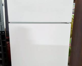 Amana 2 Door Refrigerator/Freezer, Model ART318FFDW07, 66" x 30" x 31", Powers On