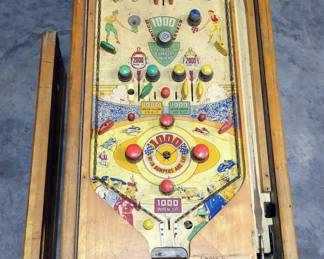 Vintage Chicago Coin Machine Mfg Co Coin Operated Racing Pinball Game