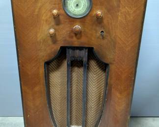 1936 Grunow All Wave Superheterodyne Receiver Model 761, In Original Wood Case, 39" x 23" x 11"