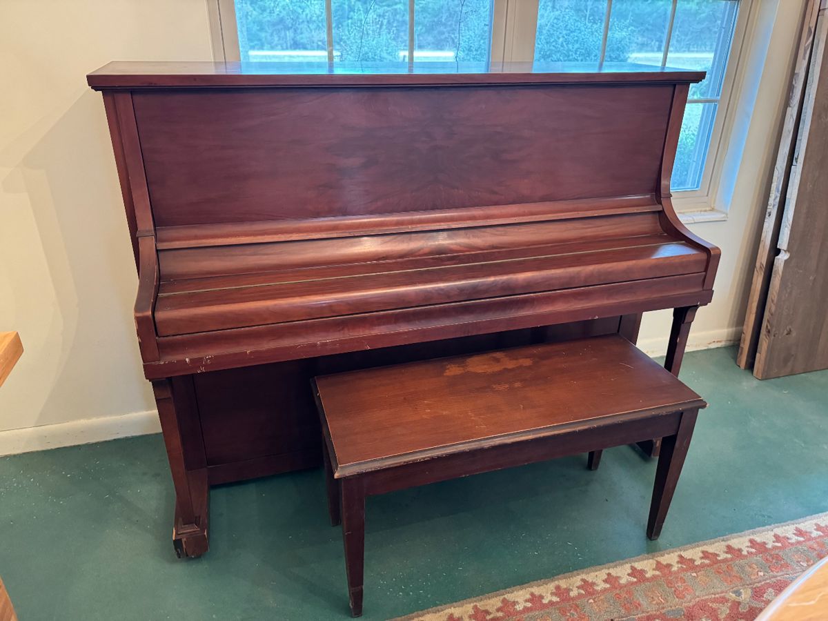 Furniture and Farm Sale (and Presale) in Callahan starts on 3/1/2024