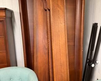 King head and footboard with side rails (part of a set, but may be sold separately). $300