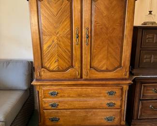 Small armoire