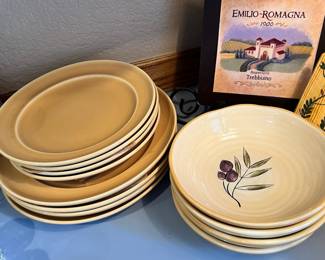 Pottery Barn Dark Yellow Dinner and Salad Plates with Sophia Pattern - Service for 4, Set of 4 Pottery Barn Rustic Olive Pattern Pasta Bowls
