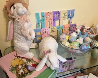 Assortment of Easter Decor