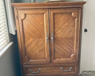 4 Piece Tiger Oak Bedroom Set