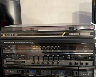 Soundesign Am/Fm, Record Player, Double Cassette Player - Model 6859