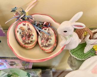Assortment of Easter Decor