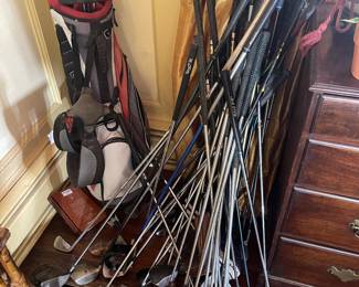 Lots of golf clubs 