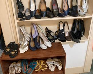 Many many pairs of ladies shoes are in the sale too