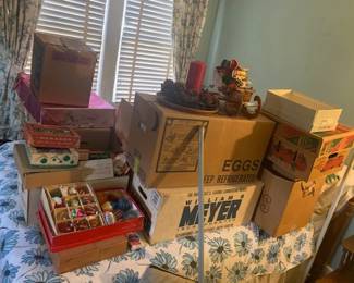 lots of old christmas -mostly ornaments 